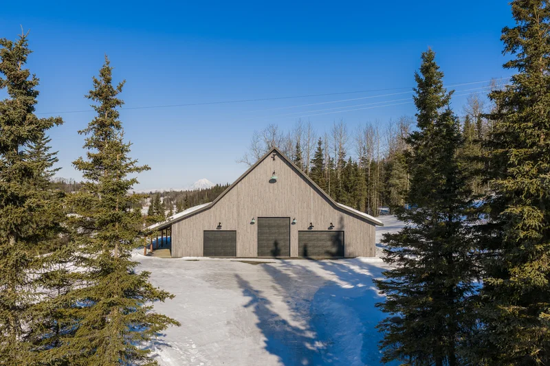Sterling Timber Workshop — Scissor Truss Roofline & Snow Pitch