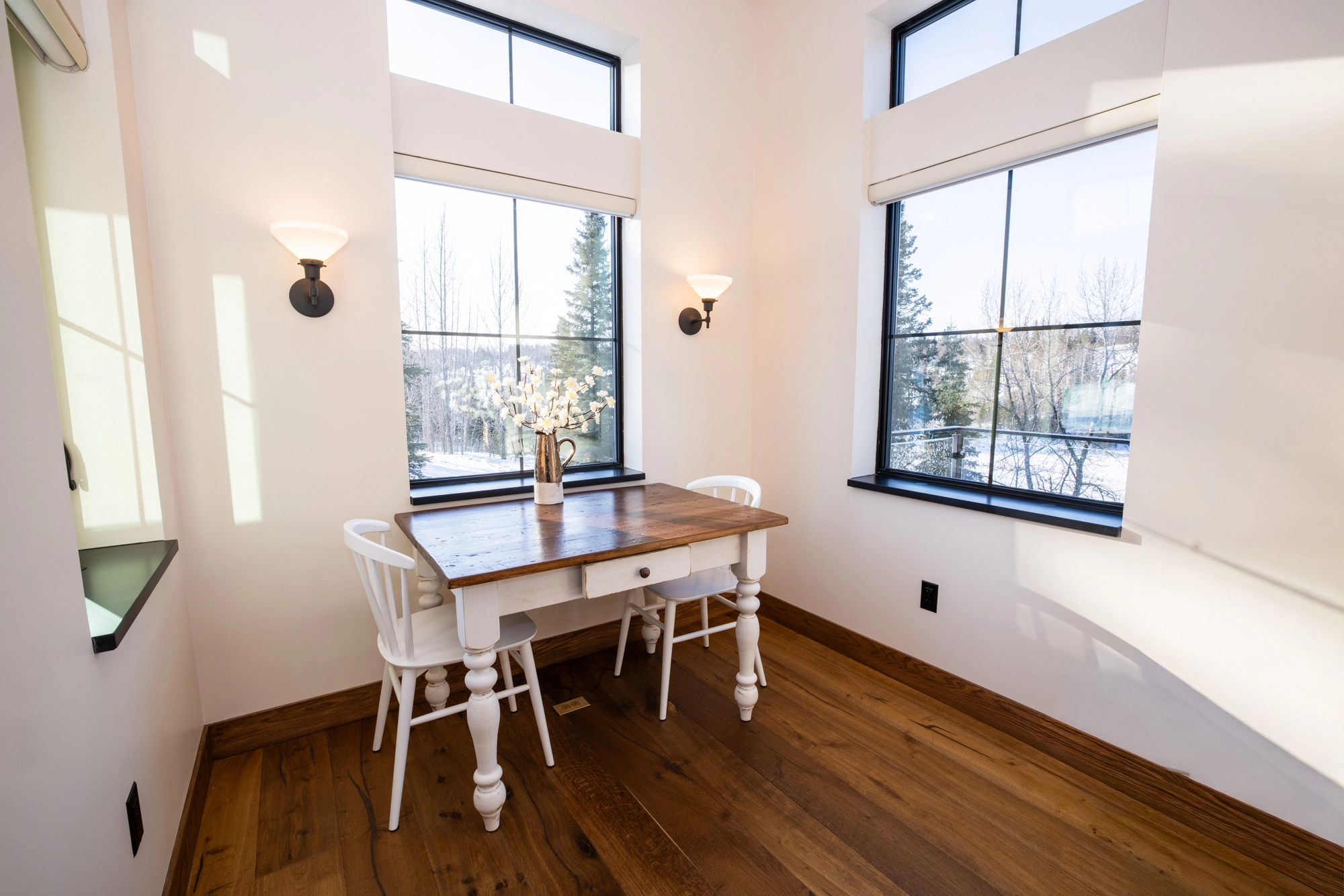 Soldotna Gourmet Kitchen & Great Room Interior — Urn vase window lamp