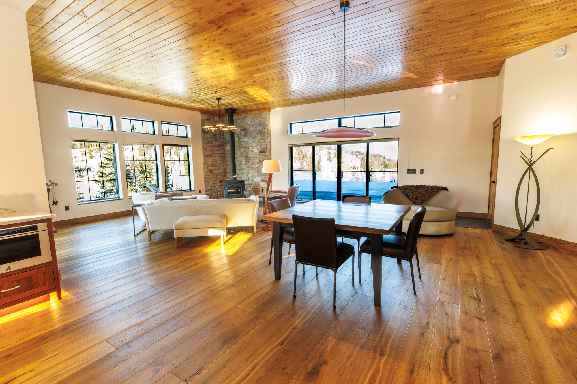 The Kenai River Custom Timber Estate detail photo 4
